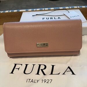 Furla Saffiano Leather Classic XL Bi-Fold Wallet in the color Moonstone